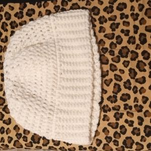 Crocheted Soft White Beanie Hat W/ Ponytail Messy Bun Hole (New)